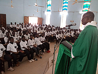 Missio, Werk der katholischen Kirche, unterstützt das Priesterseminar und die Ausbildung von Priestern